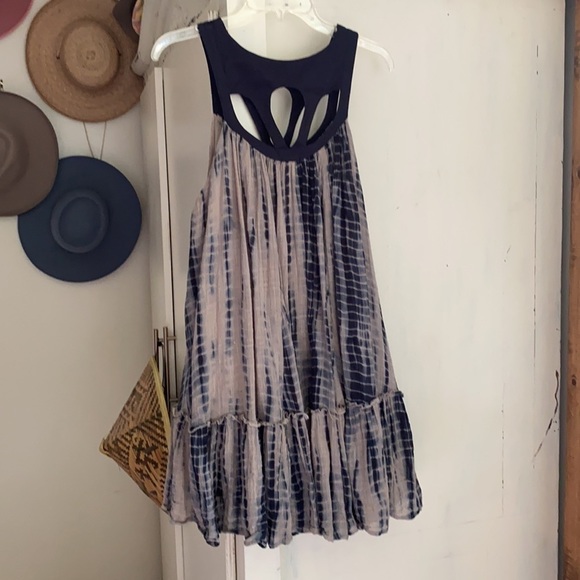 Free People - Picture 4 of 6